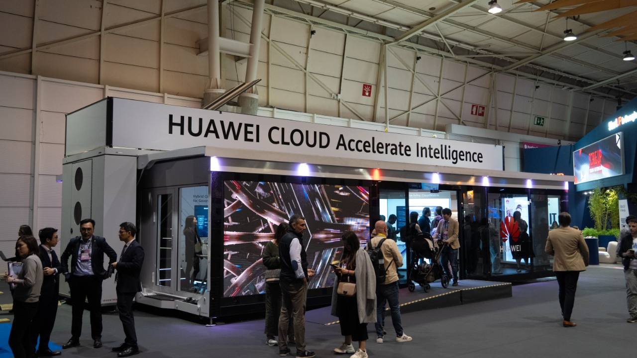 Huawei Cloud booth and business conversations at Web Summit